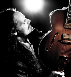 Andre Roy - Guitarist
